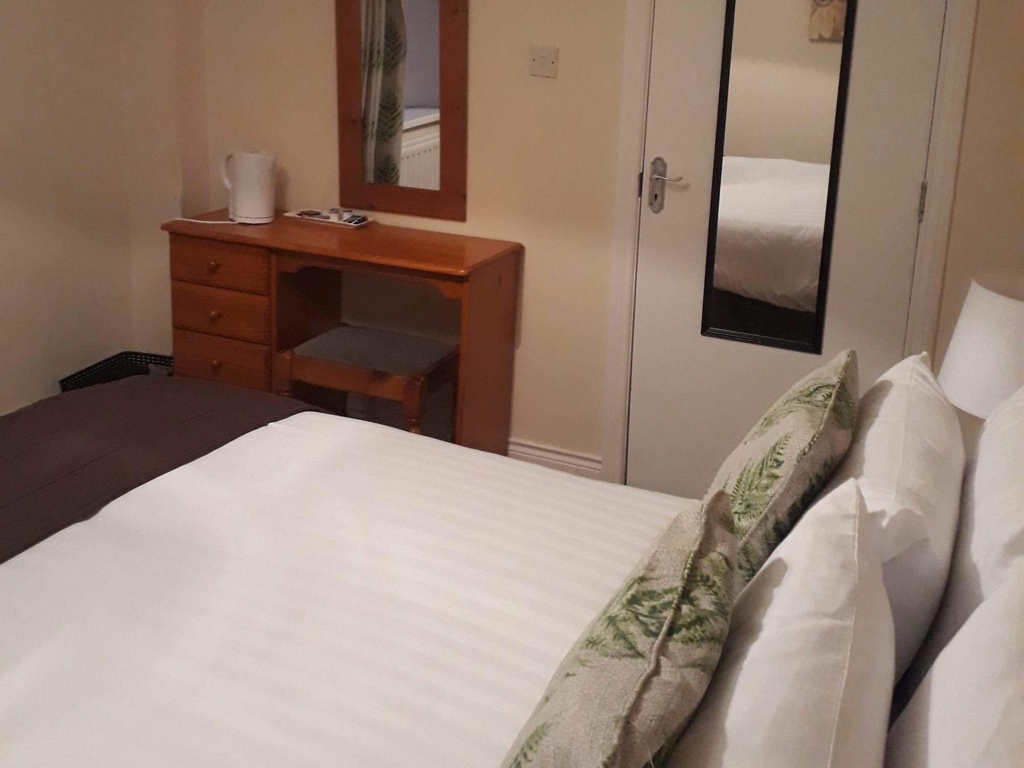 Bishop Gate Bnb ロンドンデリー エクステリア 写真